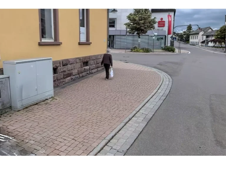 Schaltschrankwerbung Postplatz 4 Titisee Neustadt 1 768x576